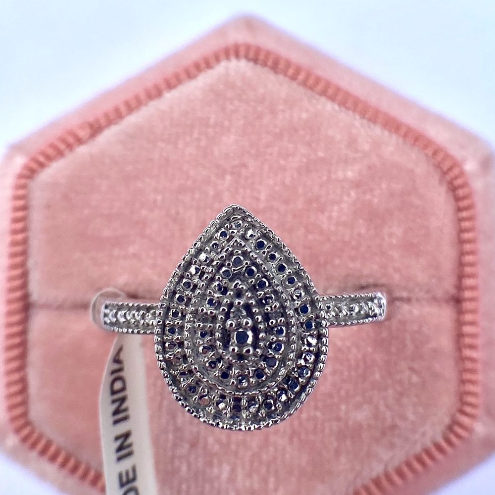 💖OFFERS?💖Natural diamond pear Engagement ring